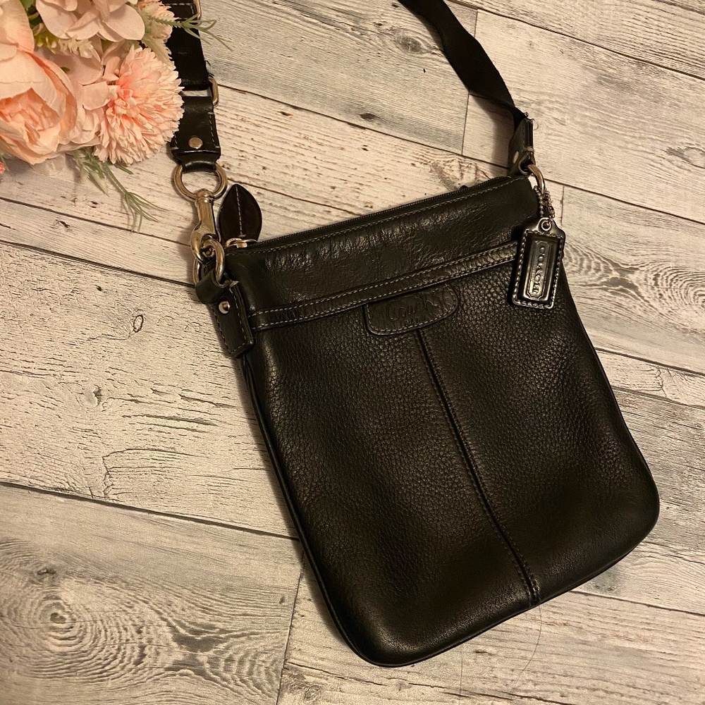 Coach Signature Messenger Bag Black